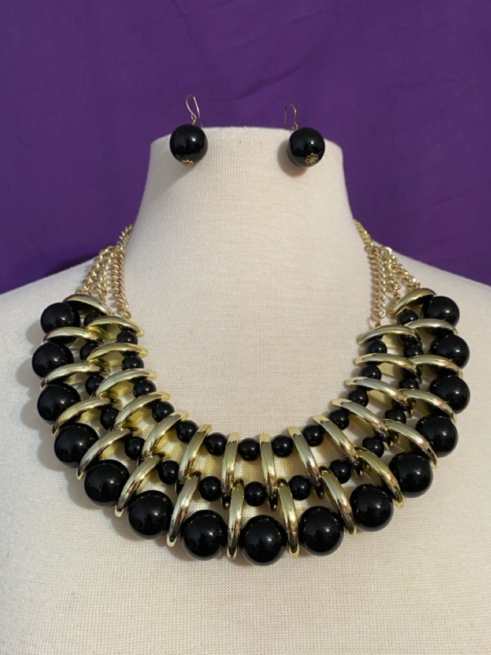Vintage-InspiredGold Tone Necklace with Black Bead Accents and Matching Earrings